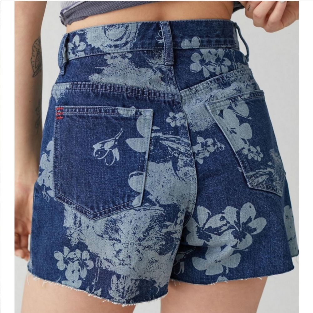 BDG A-Line High Waist Surfer Blue Floral Print Denim Shorts Women's Size 29 - Picture 4 of 12